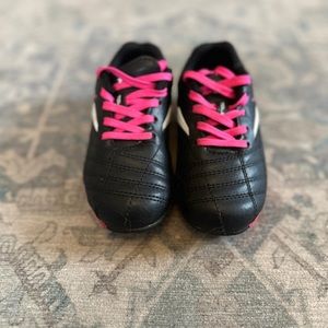 8c soccer cleats, great condition.